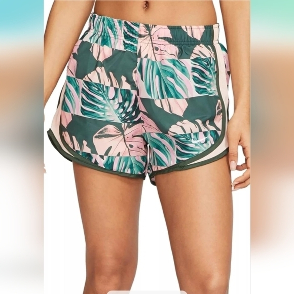 Nike Women`s Floral Tempo Running Shorts